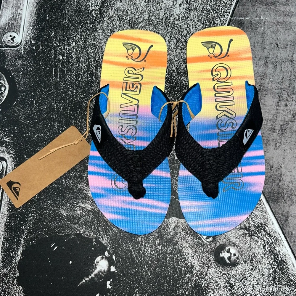 NWT Quiksilver Flip Flops